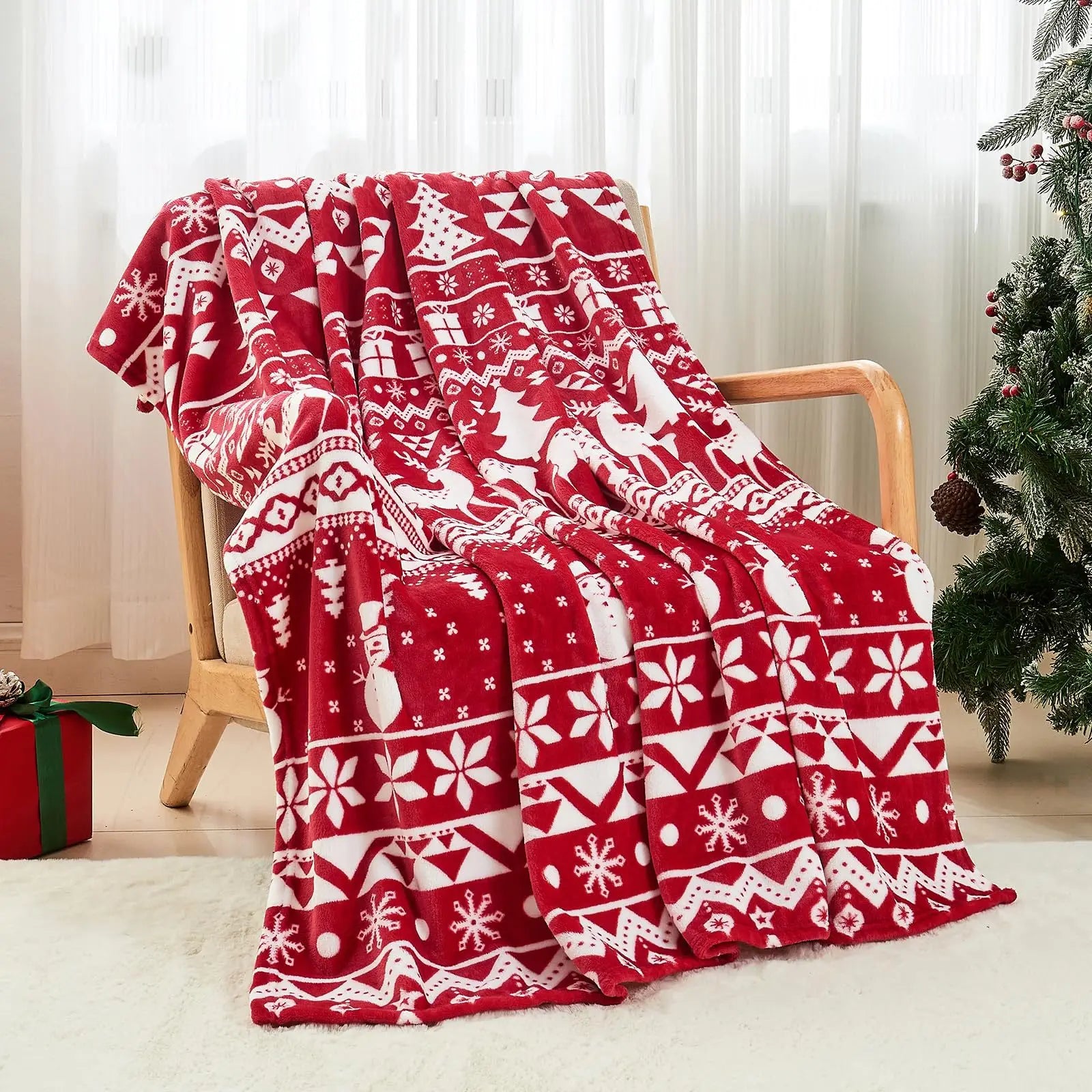 Christmas-Themed Red Green Winter Blanket Cover Comfortable Flannel Home Warmth Nap Blankets Multifunctional Decorative Blankets