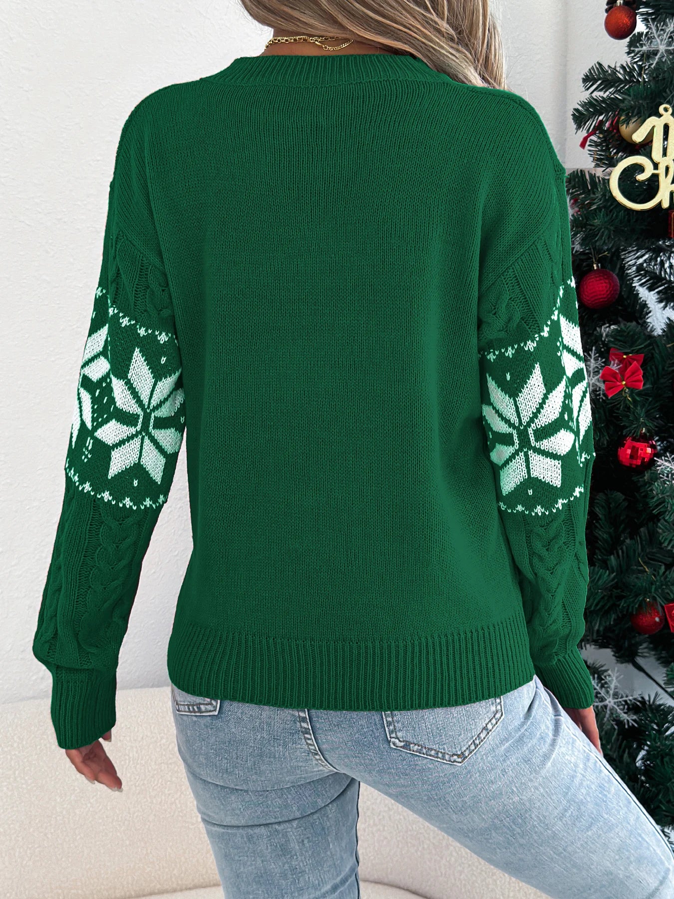 Christmas Woman Sweater Autumn Winter 2025 Casual Contrast Color Snowflake Pattern Knitted Tops Round Neck Long Sleeved Pullover