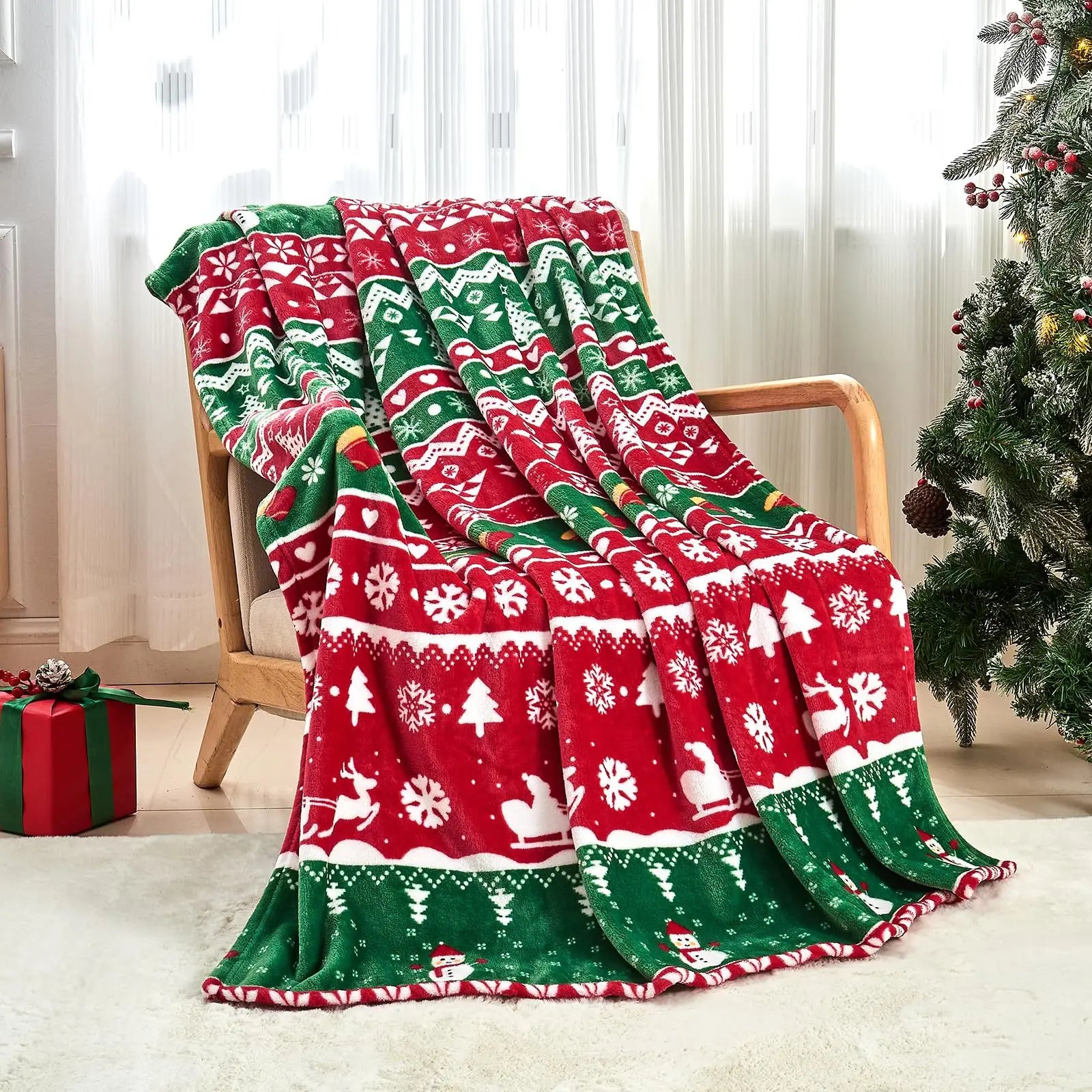 Christmas-Themed Red Green Winter Blanket Cover Comfortable Flannel Home Warmth Nap Blankets Multifunctional Decorative Blankets