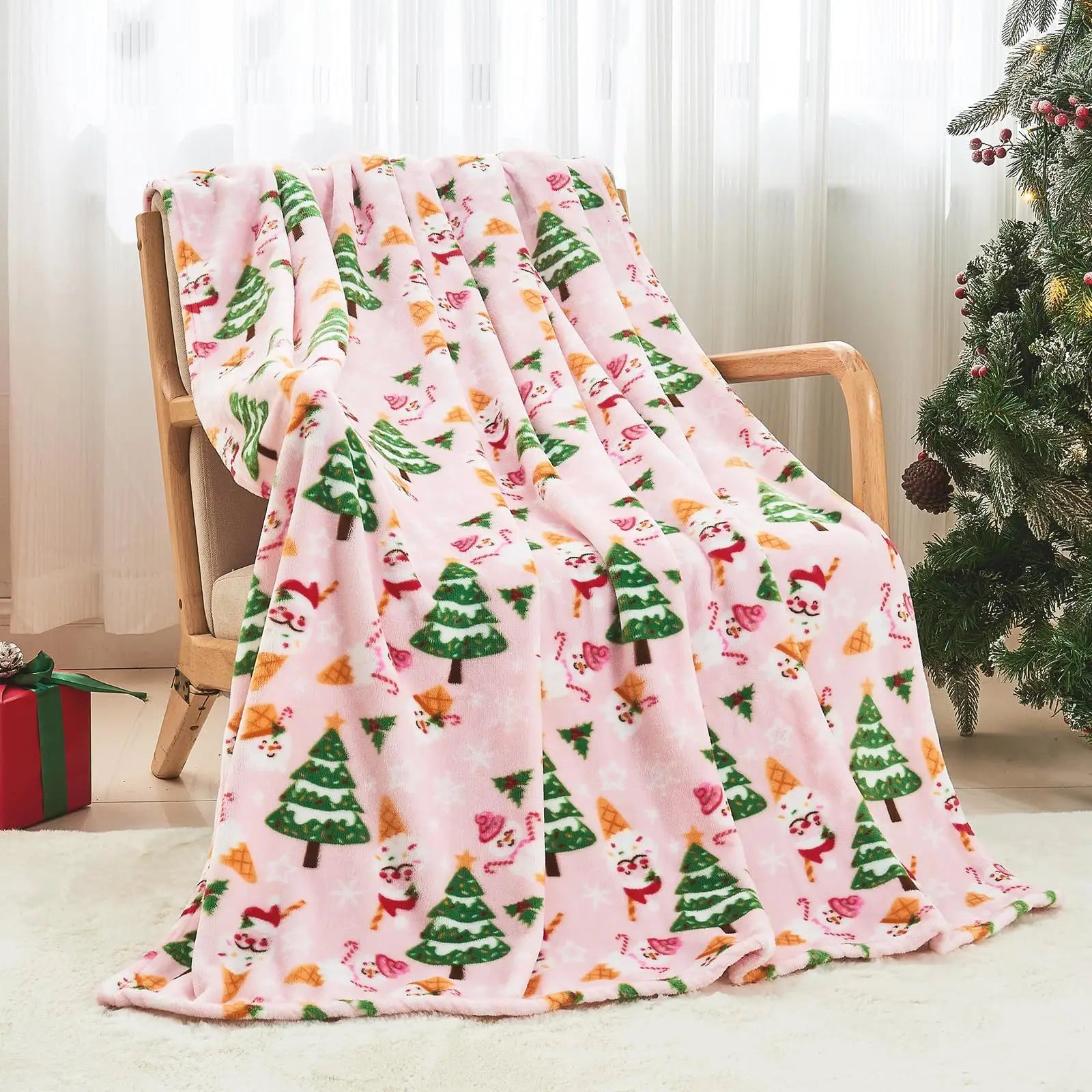 Christmas-Themed Red Green Winter Blanket Cover Comfortable Flannel Home Warmth Nap Blankets Multifunctional Decorative Blankets